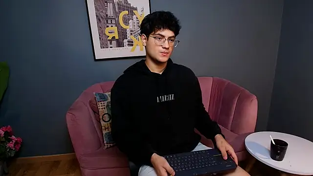 Snapshot of Mark_Evans1_ chatting on 03-12-25, 07:38 Mark Evans1 online show from 03-12-25, 07:38