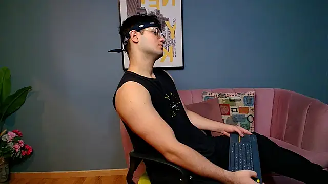 Snapshot of Mark_Evans1_ chatting on 03-19-25, 07:38 Mark Evans1 online show from 03-19-25, 07:38