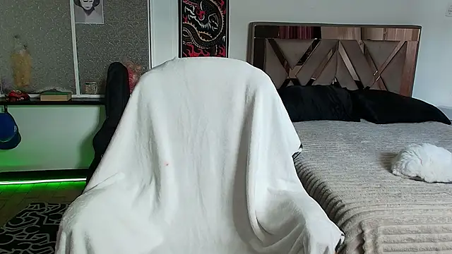 Snapshot of Damon__333 chatting on 09-19-25, 07:03 Damon  333 online show from 09-19-25, 07:03