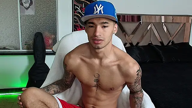 Snapshot of Damon__333 chatting on 09-30-25, 05:29 Damon  333 online show from 09-30-25, 05:29