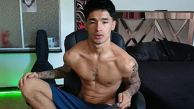 Snapshot of Damon__333 chatting on 10-02-25, 05:42 Damon  333 online show from 10-02-25, 05:42