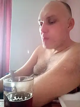 Pineapple04 online show from 10-27-25, 05:33