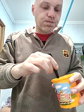 Pineapple04 online show from 04-25-26, 04:37