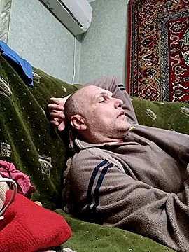 Pineapple04 online show from 04-25-26, 08:17