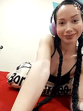 Snapshot of SashaGrinch chatting on 12-21-24, 07:27 SashaGrinch online show from 12-21-24, 07:27