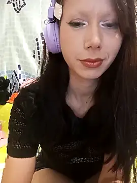 Snapshot of SashaGrinch chatting on 10-05-25, 04:49 SashaGrinch online show from 10-05-25, 04:49