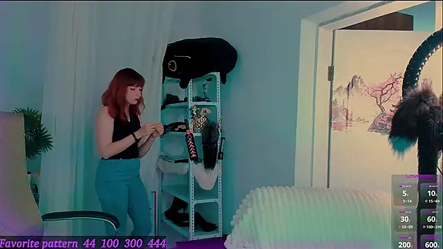 Snapshot of Toxic_Ellies chatting on 05-17-26, 02:02 Toxic Ellies online show from 05-17-26, 02:02