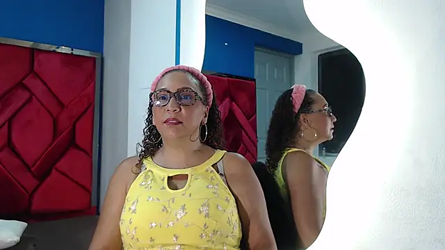 Snapshot of EvaMills1 chatting on 01-19-25, 02:49 EvaMills1 online show from 01-19-25, 02:49