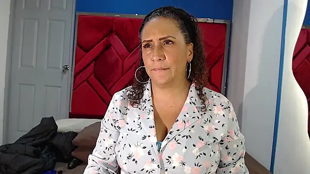 Snapshot of EvaMills1 chatting on 02-25-25, 09:02 EvaMills1 online show from 02-25-25, 09:02