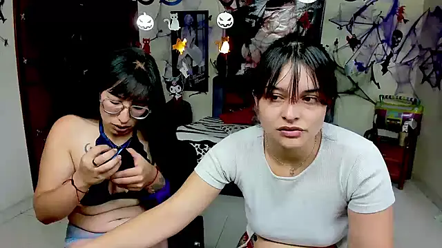 Snapshot of jeyloveebony chatting on 10-28-25, 01:36 jeyloveebony online show from 10-28-25, 01:36