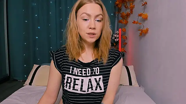 Snapshot of InsatiableFoxX chatting on 10-14-25, 03:24 InsatiableFoxX online show from 10-14-25, 03:24