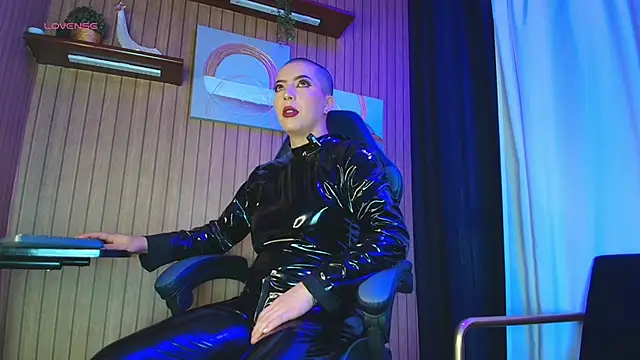 Camila Chainn online show from 10-29-25, 06:37