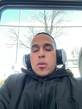 Snapshot of Maybe2Morrow chatting on 03-03-25, 06:55 Maybe2Morrow online show from 03-03-25, 06:55