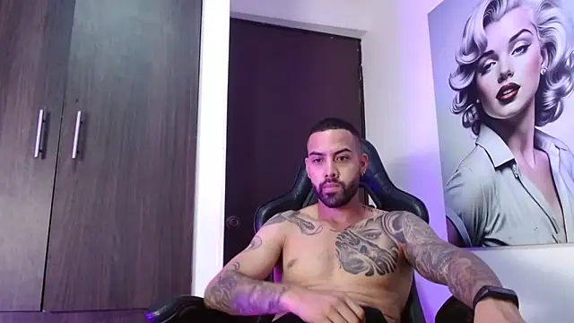 Hendry  online show from 09-22-25, 03:41