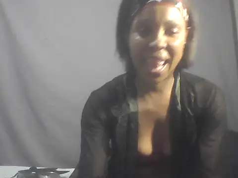 Snapshot of Sexyzee4play chatting on 08-07-26, 06:32 Sexyzee4play online show from 08-07-26, 06:32