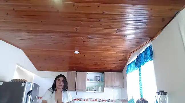 Snapshot of Cuty_sexy_hot chatting on 03-14-25, 05:35 Cuty sexy hot online show from 03-14-25, 05:35