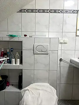 happyandsweet online show from 12-18-25, 08:26