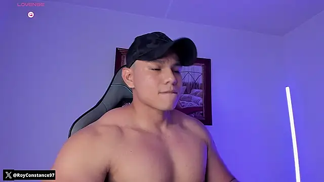 Snapshot of RoyConstance chatting on 12-16-25, 03:33 RoyConstance online show from 12-16-25, 03:33