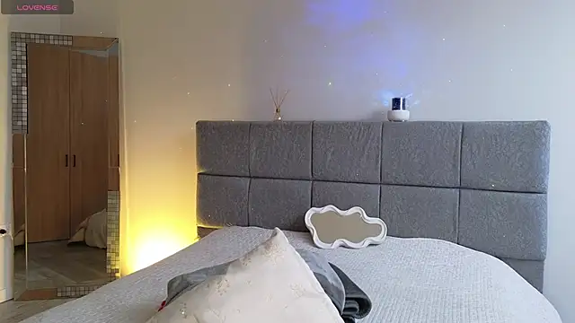 Soffimoon  online show from 04-13-26, 08:58