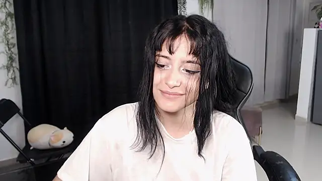 Snapshot of liz-beths chatting on 02-03-26, 02:53 liz-beths online show from 02-03-26, 02:53