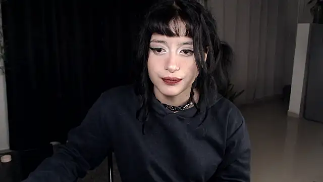 Snapshot of liz-beths chatting on 02-07-26, 11:36 liz-beths online show from 02-07-26, 11:36