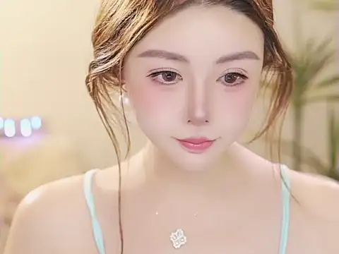 Snapshot of Qiaoqiao_ chatting on 05-15-26, 04:14 Qiaoqiao online show from 05-15-26, 04:14