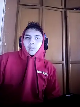 Snapshot of LoganFinds chatting on 10-17-25, 02:41 LoganFinds online show from 10-17-25, 02:41