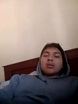 Snapshot of LoganFinds chatting on 11-01-25, 12:51 LoganFinds online show from 11-01-25, 12:51