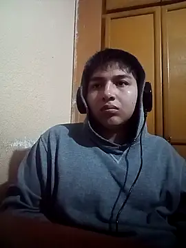 Snapshot of LoganFinds chatting on 11-10-25, 12:53 LoganFinds online show from 11-10-25, 12:53