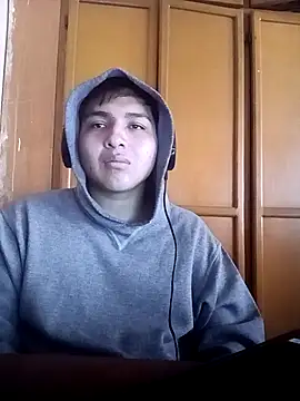 Snapshot of LoganFinds chatting on 11-10-25, 02:27 LoganFinds online show from 11-10-25, 02:27