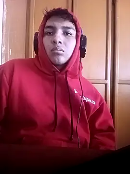 Snapshot of LoganFinds chatting on 11-12-25, 05:02 LoganFinds online show from 11-12-25, 05:02