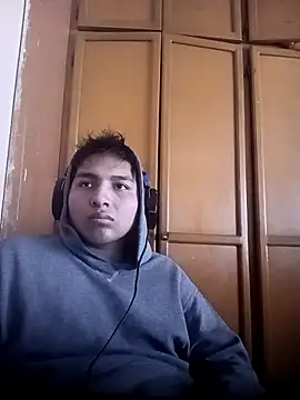 Snapshot of LoganFinds chatting on 11-27-25, 03:03 LoganFinds online show from 11-27-25, 03:03