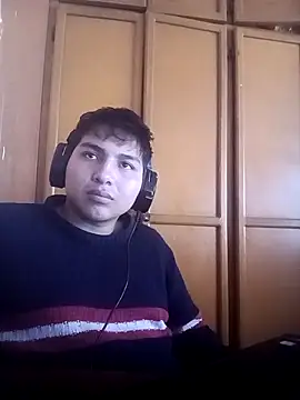 Snapshot of LoganFinds chatting on 12-02-25, 06:03 LoganFinds online show from 12-02-25, 06:03