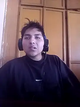 Snapshot of LoganFinds chatting on 12-03-25, 02:59 LoganFinds online show from 12-03-25, 02:59