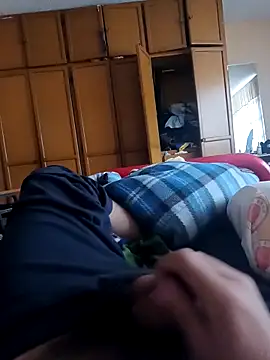 Snapshot of LoganFinds chatting on 12-13-25, 10:15 LoganFinds online show from 12-13-25, 10:15