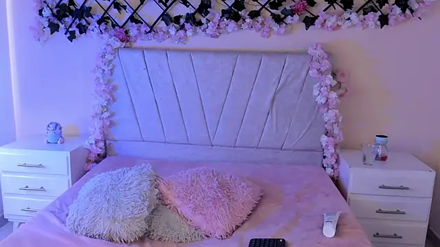 Snapshot of baby_kaliope chatting on 12-12-24, 01:17 baby kaliope online show from 12-12-24, 01:17