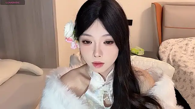 Snapshot of Q-ing chatting on 12-19-24, 03:08 Q-ing online show from 12-19-24, 03:08