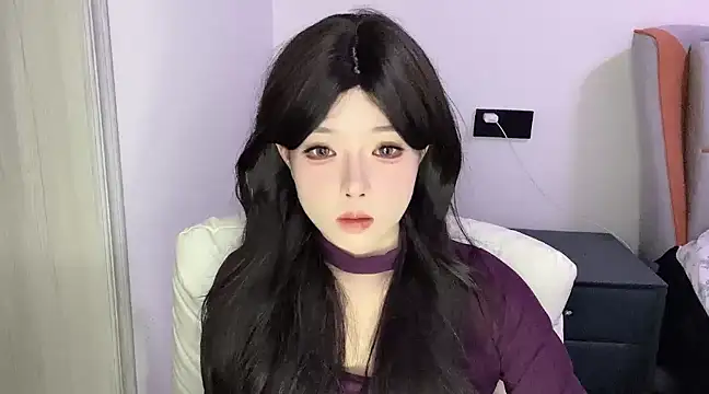 Snapshot of Q-ing chatting on 03-06-25, 10:41 Q-ing online show from 03-06-25, 10:41