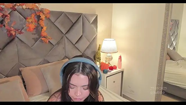 Snapshot of Luisa0110 chatting on 10-27-25, 08:02 Luisa0110 online show from 10-27-25, 08:02