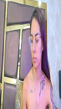 NicoleEsposito online show from 11-26-25, 01:23