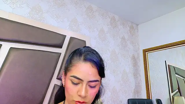 NicoleEsposito online show from 06-03-26, 02:33