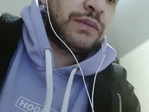 camiloking1720 online show from 02-03-25, 08:57