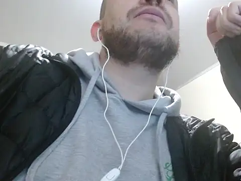 camiloking1720 online show from 09-17-25, 06:26