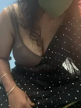 Snapshot of sajeetha chatting on 01-05-25, 07:38 sajeetha online show from 01-05-25, 07:38