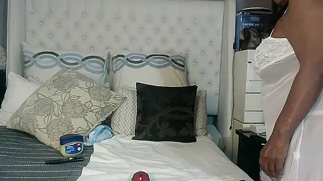 Carocurvy online show from 04-15-26, 04:25