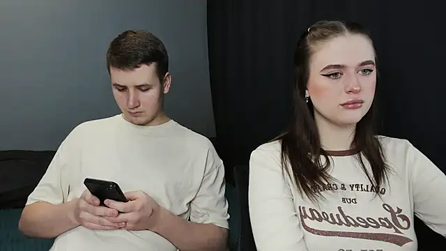 Snapshot of Pinku_kitsune chatting on 02-21-25, 03:01 Pinku kitsune online show from 02-21-25, 03:01