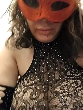 Snapshot of nazii010 chatting on 10-17-25, 12:25 nazii010 online show from 10-17-25, 12:25