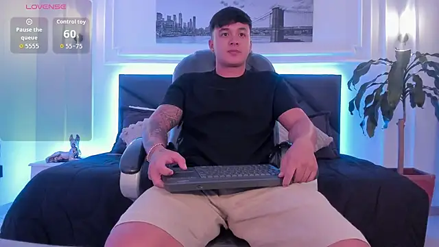 Cristopher strong online show from 11-09-25, 10:02