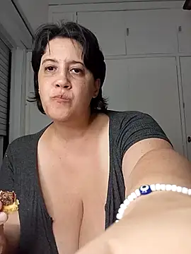 Snapshot of Sole_Love chatting on 02-10-26, 02:04 Sole Love online show from 02-10-26, 02:04