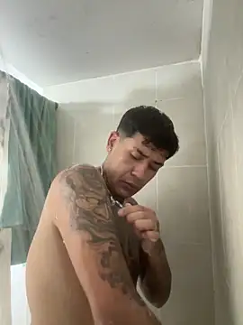 Snapshot of relsb123 chatting on 12-20-25, 04:41 relsb123 online show from 12-20-25, 04:41